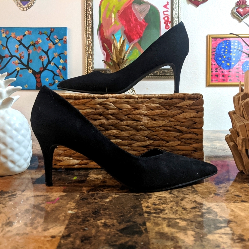 Cato size 9 faux suede black stilletto pumps